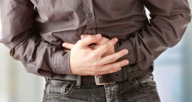 Bauchschmerzen als Symptom für das Vorhandensein von Würmern