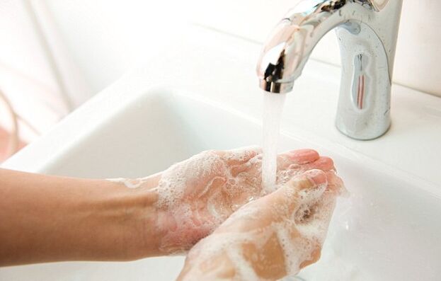 Händewaschen zur Vorbeugung von Wurminfektionen